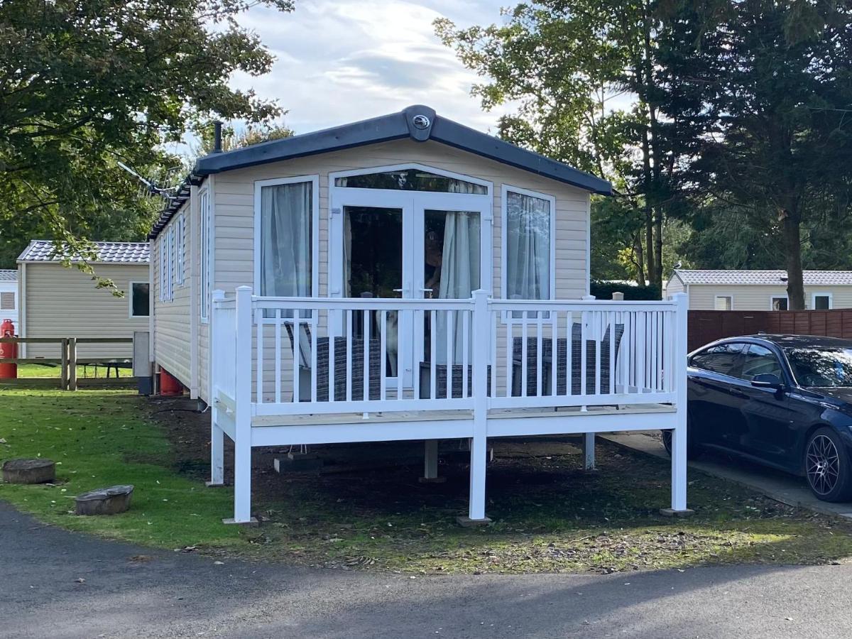 Prestige Static Caravan On 5 Star Holiday Park Cheswick  Exterior foto