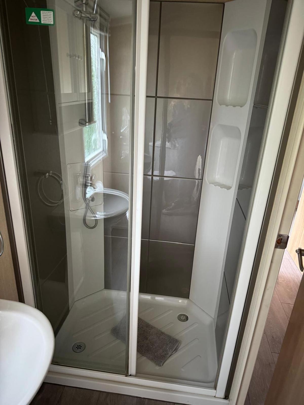 Prestige Static Caravan On 5 Star Holiday Park Cheswick  Exterior foto