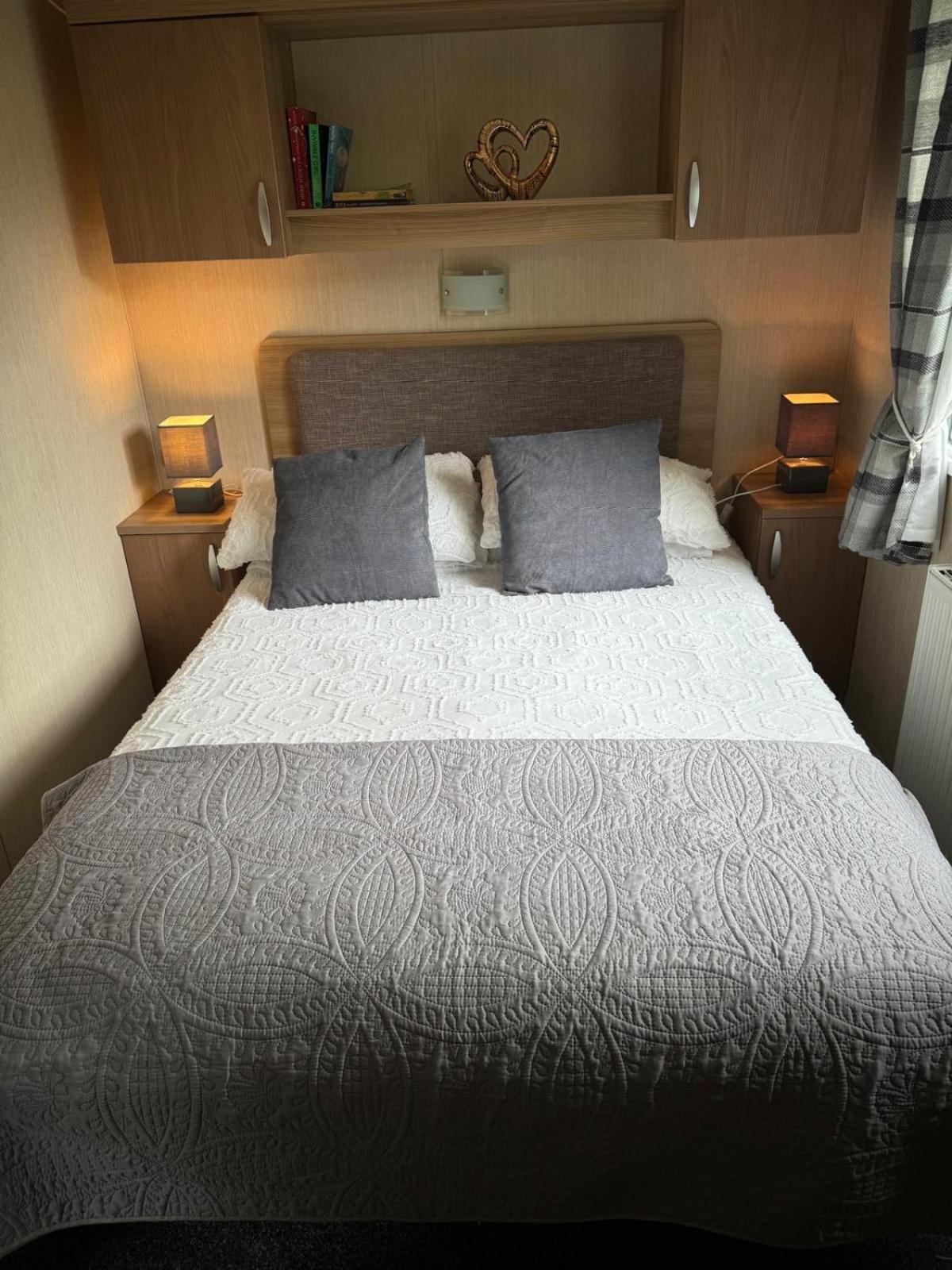 Prestige Static Caravan On 5 Star Holiday Park Cheswick  Exterior foto