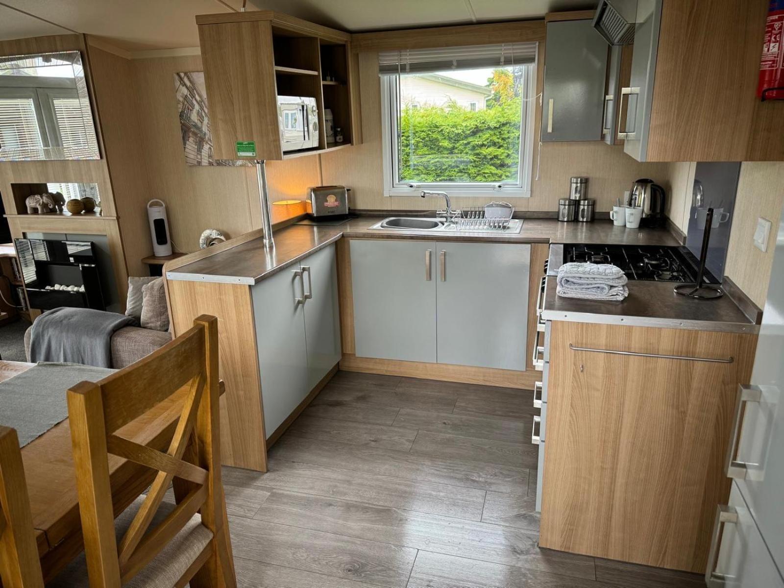 Prestige Static Caravan On 5 Star Holiday Park Cheswick  Exterior foto